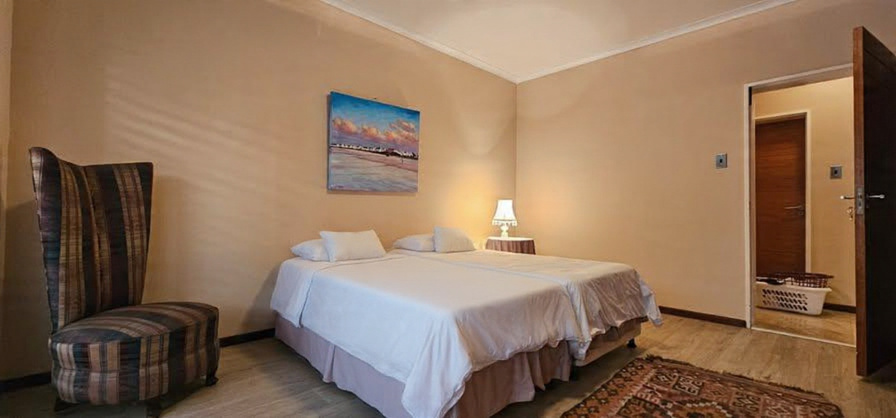 5 Bedroom Property for Sale in Middedorp Western Cape